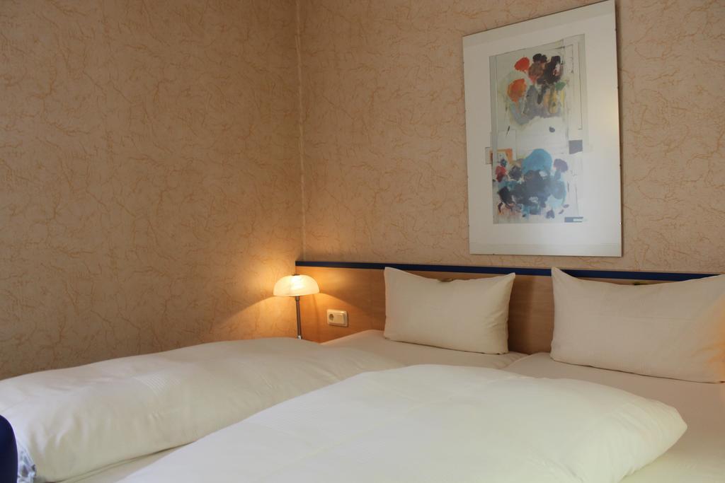 Hotel Chassalla Касел Стая снимка