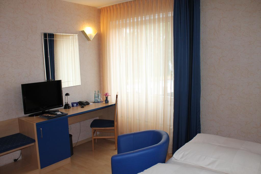 Hotel Chassalla Касел Стая снимка