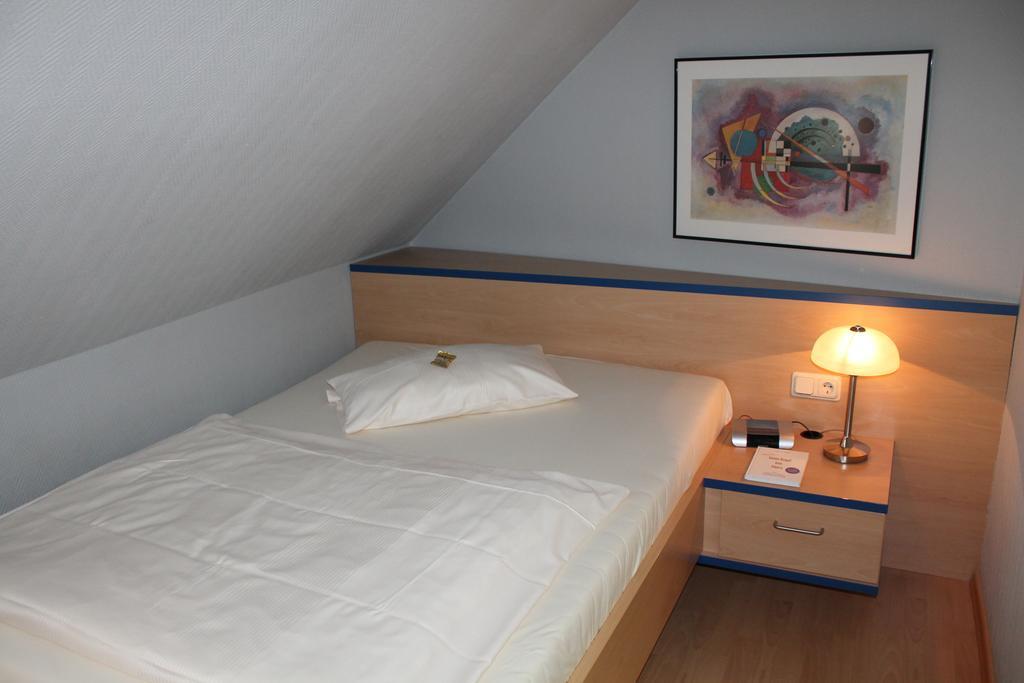 Hotel Chassalla Касел Стая снимка